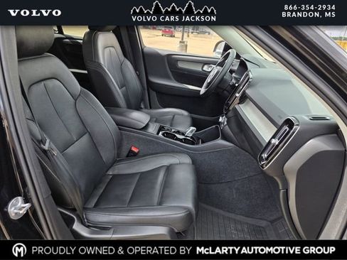 Used 2024 Volvo XC40 B5 Plus image 26