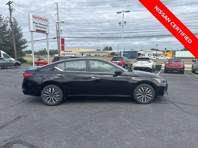 Certified 2025 Nissan Altima 2.5 SV AWD/4WD image 9