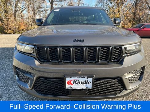 New 2025 Jeep Grand Cherokee Altitude image 2