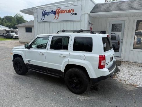 Used 2016 Jeep Patriot 75th Anniversary w/ Power Value Group AWD/4WD image 12