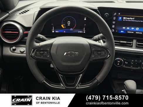 Used 2025 Chevrolet Trax RS w/ Sunroof Package FWD image 13