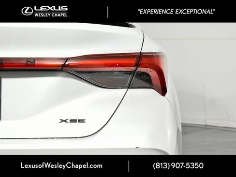 Used 2019 Toyota Avalon XSE image 8