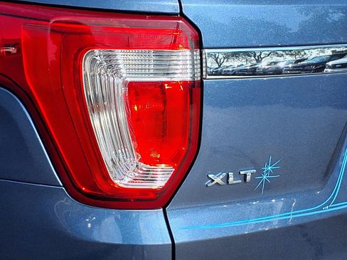 Used 2019 Ford Explorer XLT w/ Equipment Group 202A FWD image 27