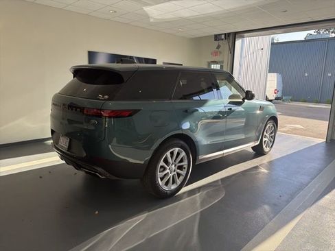 Used 2023 Land Rover Range Rover Sport SE image 5