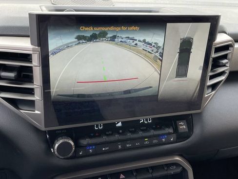 Used 2025 Toyota Tundra Limited AWD/4WD image 18