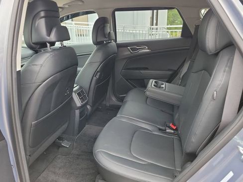 Used 2024 Kia Sportage EX FWD image 11