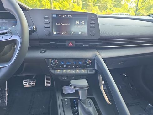 New 2026 Hyundai Elantra SEL Sport FWD image 21
