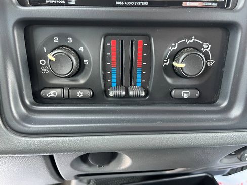 Used 2006 Chevrolet Silverado 3500 2WD Crew Cab image 19