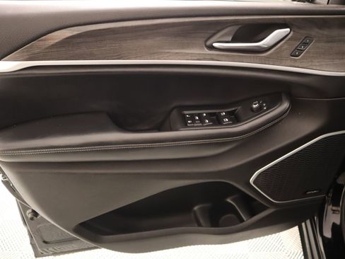 Used 2021 Jeep Grand Cherokee L Limited w/ Luxury Tech Group II image 19