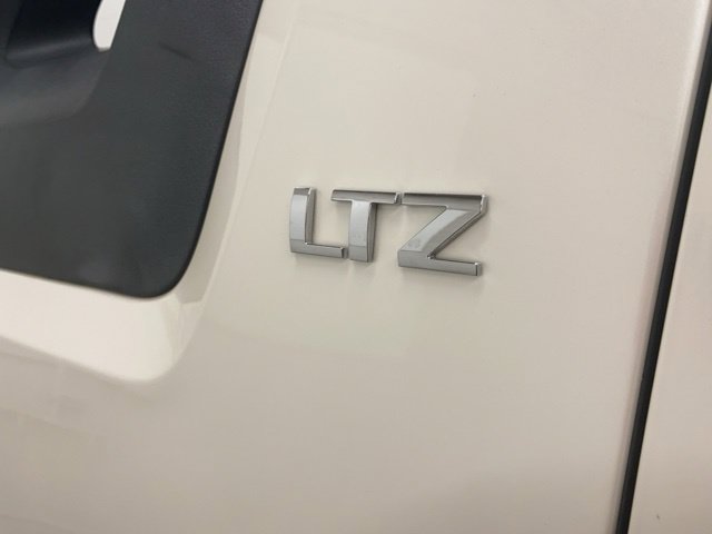 Used 2010 Chevrolet Avalanche LTZ AWD/4WD image 36