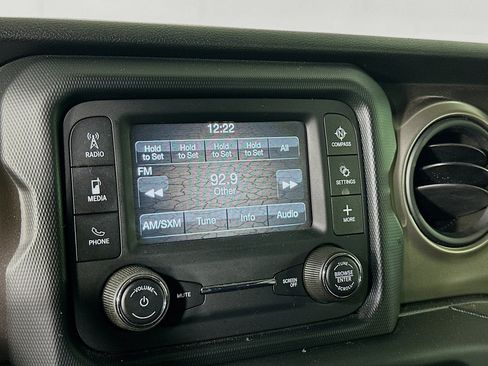 Used 2018 Jeep Wrangler Sport AWD/4WD image 19