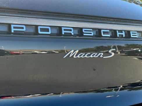 Certified 2024 Porsche Macan S AWD/4WD image 28