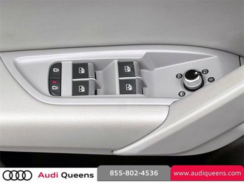 Certified 2022 Audi Q5 2.0T Premium w/ Convenience Package image 11