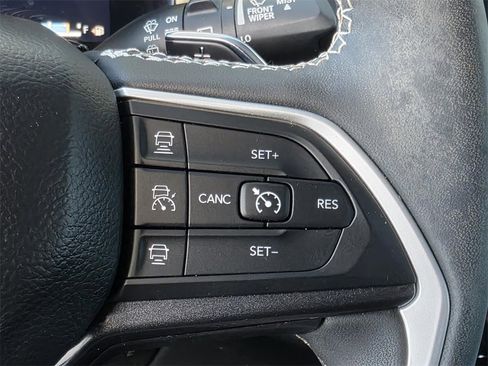 Used 2023 Jeep Grand Cherokee Laredo w/ Luxury Tech Group I image 24