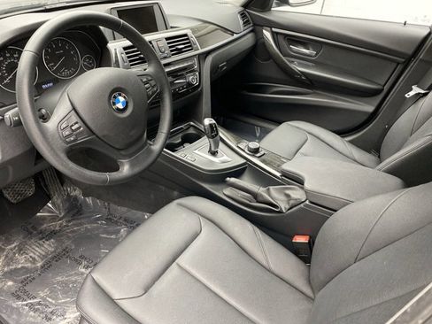 Used 2017 BMW 320i xDrive Sedan image 10