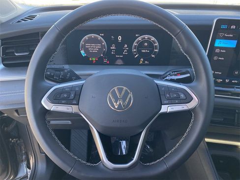 New 2026 Volkswagen Tiguan SE image 19