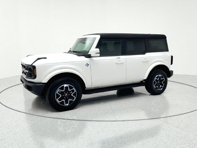Used 2023 Ford Bronco Outer Banks AWD/4WD image 2