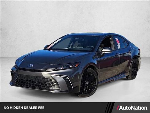 New 2026 Toyota Camry SE FWD image 1