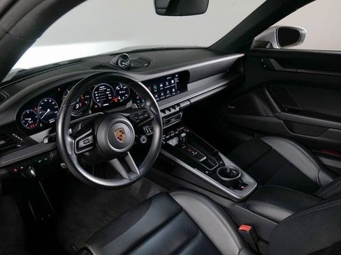 Used 2022 Porsche 911 Carrera RWD image 19