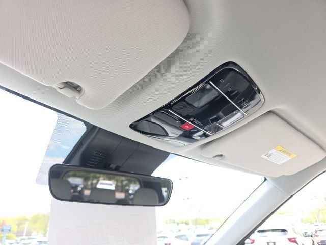 Used 2025 Hyundai Santa Fe SE AWD/4WD image 24