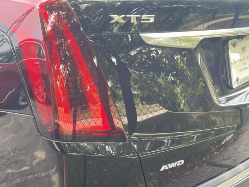 Certified 2023 Cadillac XT5 Premium Luxury w/ LPO, Floor Liner Package AWD/4WD image 40