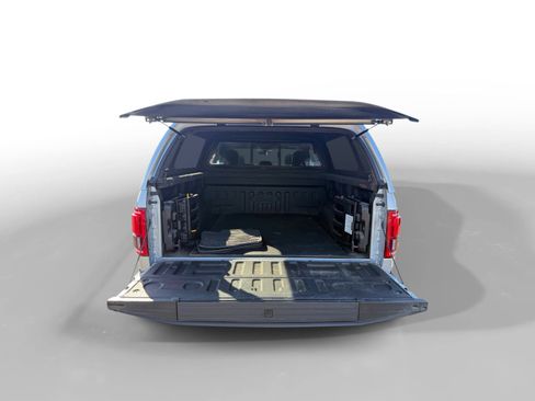 Used 2016 Ford F150 Platinum w/ Equipment Group 701A Luxury image 17