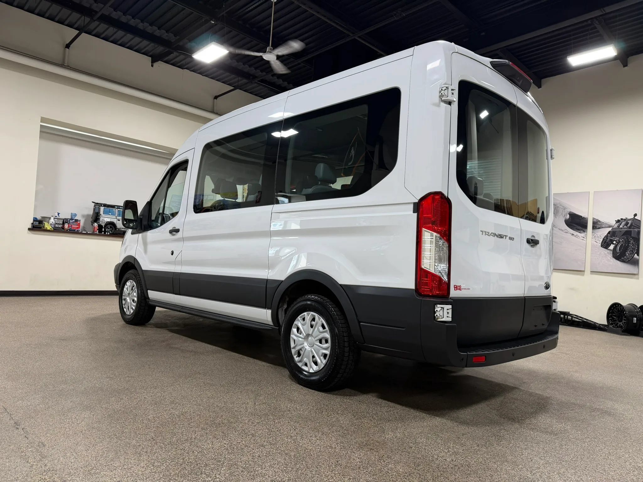 Used 2018 Ford Transit 150 XL RWD image 7
