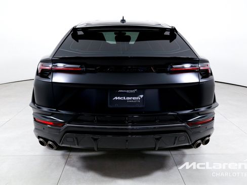 Used 2024 Lamborghini Urus Performante AWD/4WD image 7