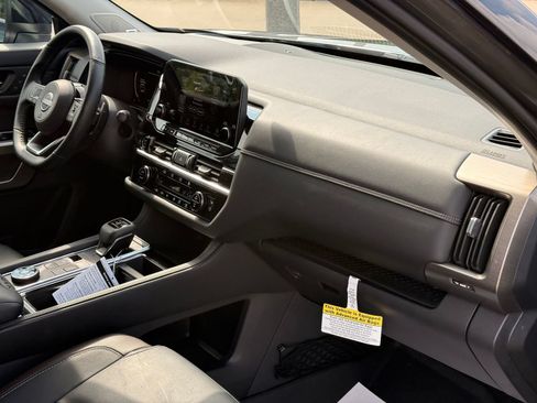 Certified 2023 Nissan Pathfinder Platinum AWD/4WD image 32