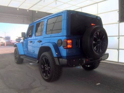 Used 2022 Jeep Wrangler Unlimited Sahara w/ Safety Group AWD/4WD image 4