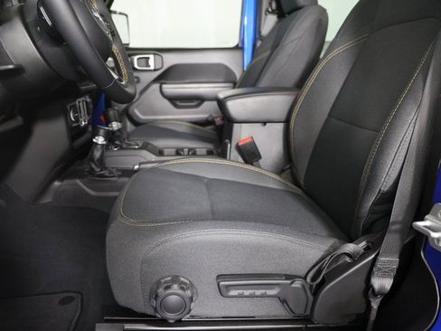 Used 2024 Jeep Wrangler Sport S image 4