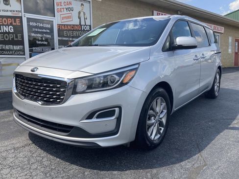 Used 2019 Kia Sedona EX image 2