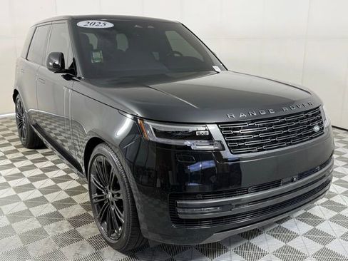 Used 2025 Land Rover Range Rover SE image 9