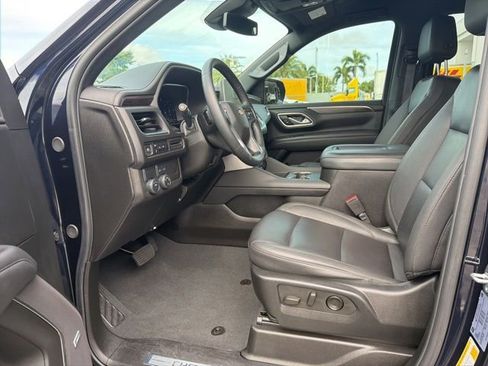 Used 2024 Chevrolet Suburban LT RWD image 10
