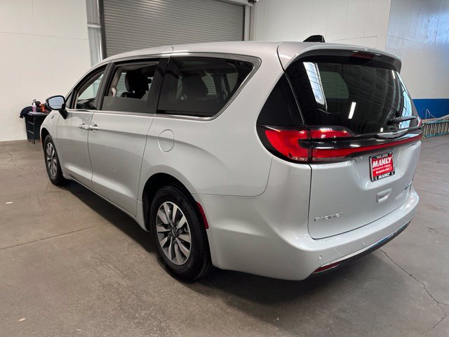 Used 2024 Chrysler Pacifica Limited FWD image 5