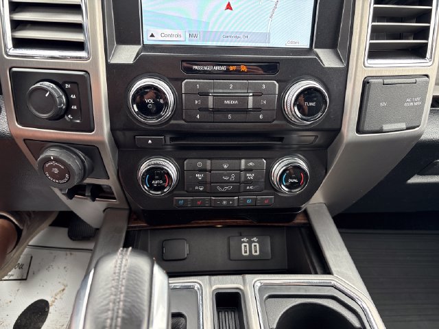 Used 2016 Ford F150 Platinum w/ Equipment Group 701A Luxury AWD/4WD image 17