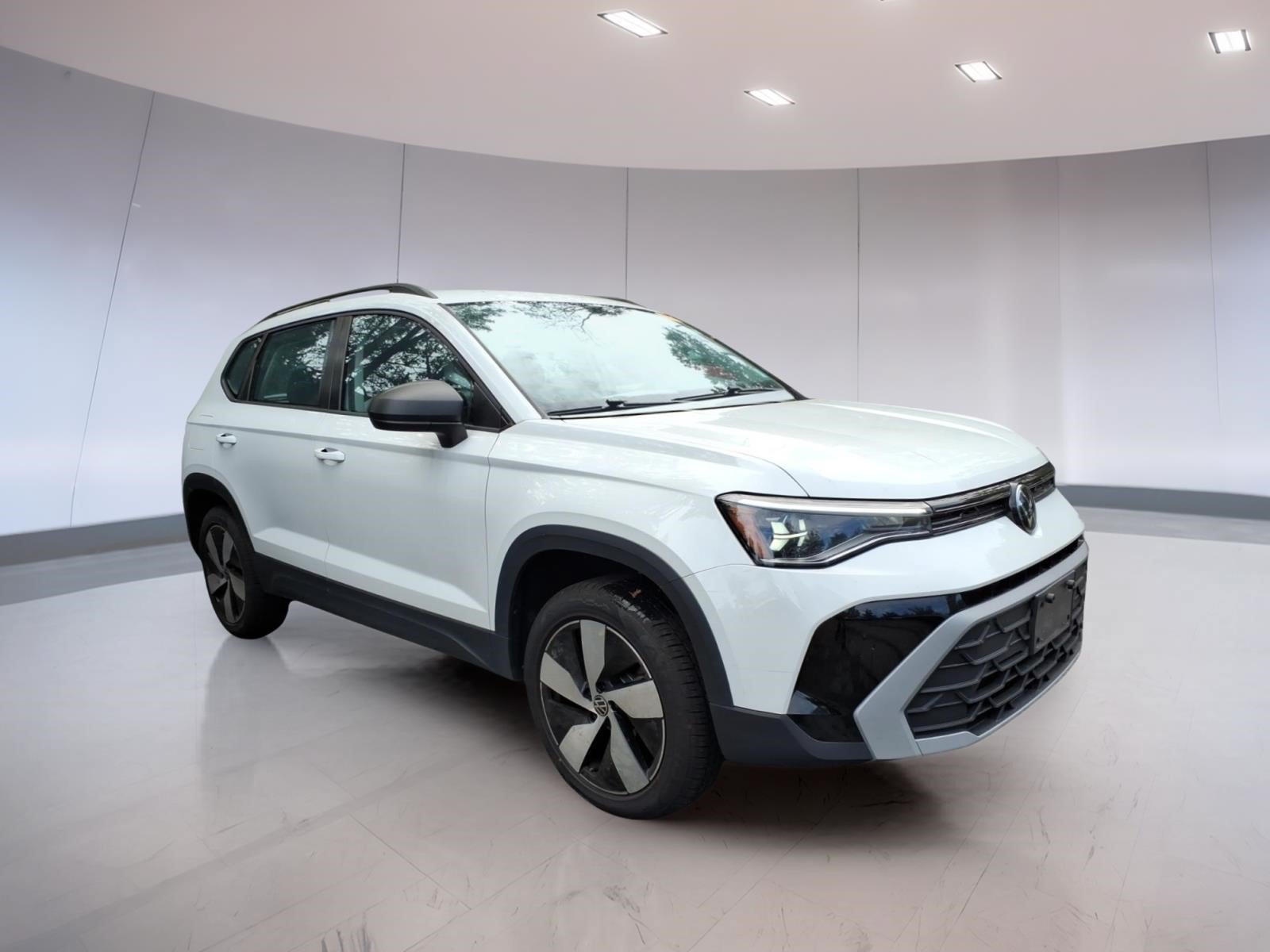 Used 2025 Volkswagen Taos S AWD/4WD image 1