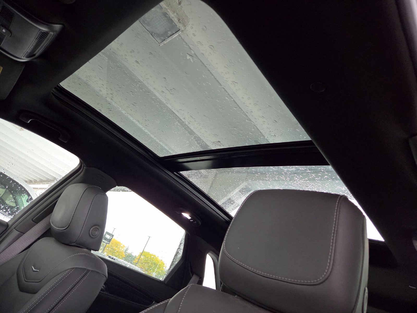 Used 2024 Cadillac XT5 Premium Luxury AWD/4WD image 2