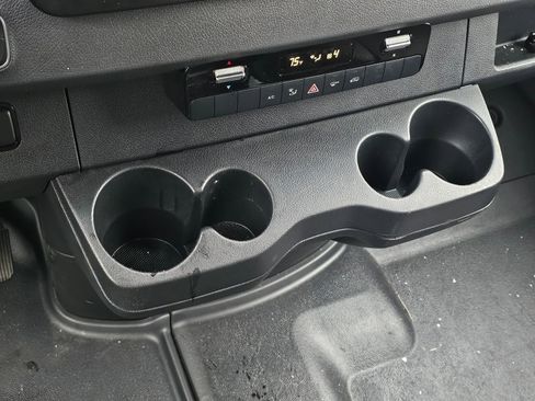 Used 2024 Mercedes-Benz Sprinter 2500 image 25