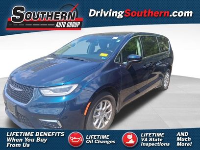 Used 2023 Chrysler Pacifica Touring-L