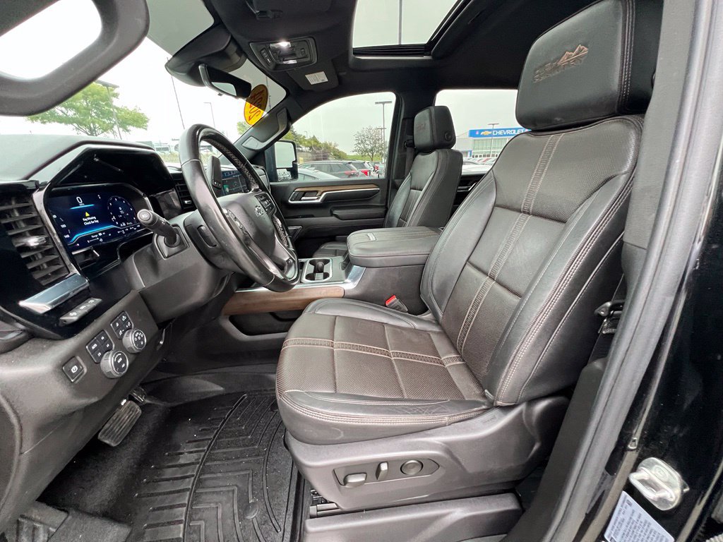 Used 2024 Chevrolet Silverado 3500 High Country w/ Technology Package AWD/4WD image 20