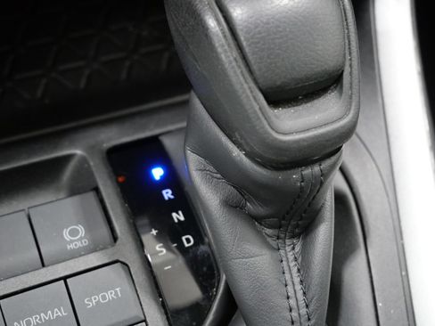 Used 2024 Toyota RAV4 XLE FWD image 23