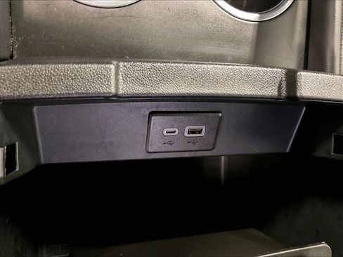 Used 2023 Chevrolet Tahoe Z71 w/ Luxury Package image 28