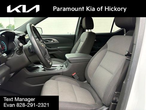 Used 2023 Chevrolet Traverse LT AWD/4WD image 19