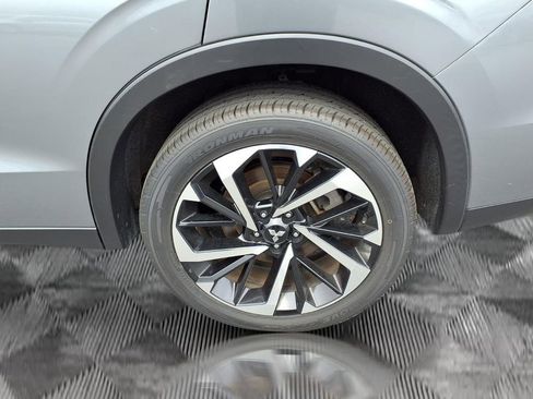Used 2024 Mitsubishi Outlander FWD image 21