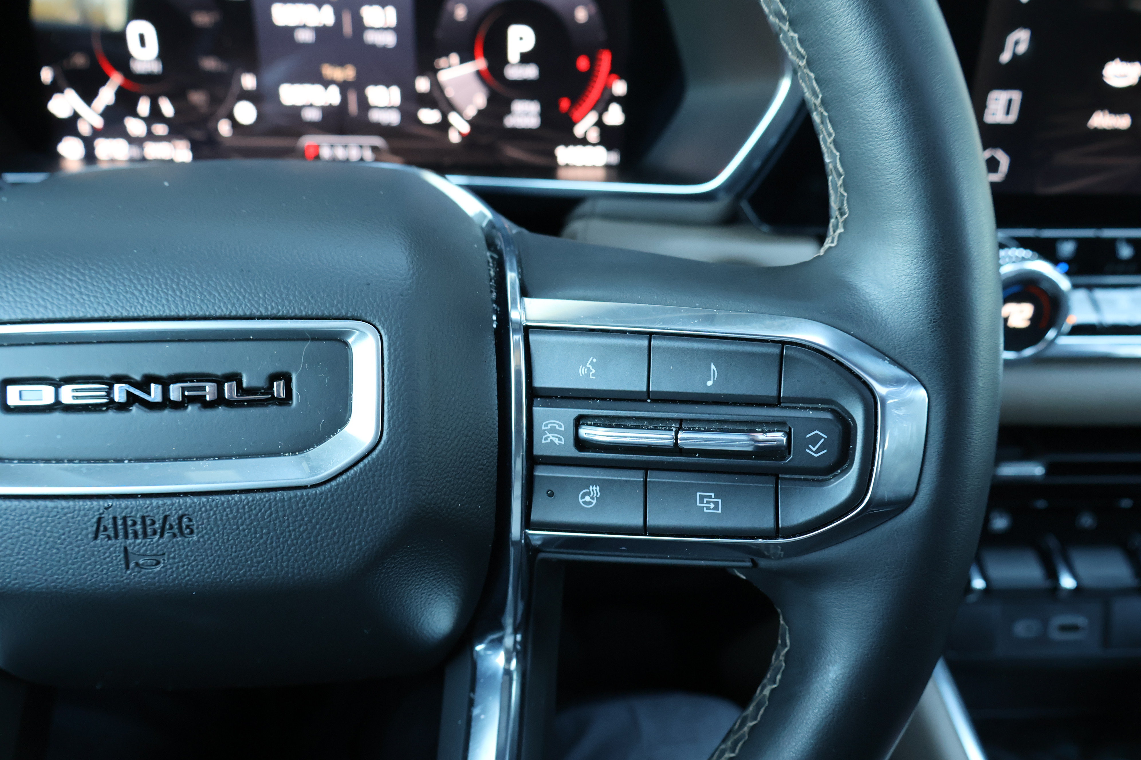 Used 2023 GMC Canyon Denali w/ Denali Black Edition AWD/4WD image 33
