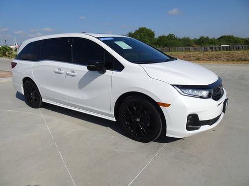 Certified 2026 Honda Odyssey Sport-L image 3