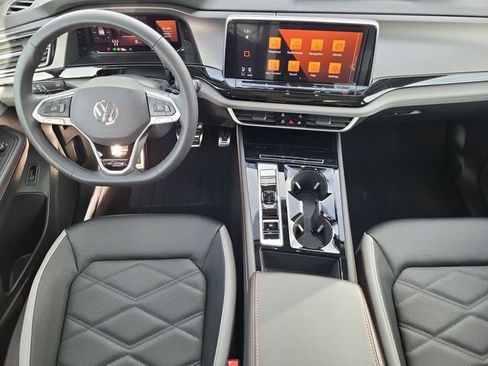 New 2026 Volkswagen Atlas Peak Edition image 14