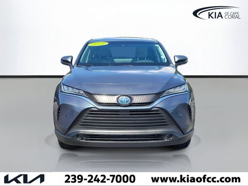 Used 2021 Toyota Venza LE AWD/4WD image 2