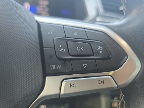 Used 2022 Volkswagen Tiguan SE AWD/4WD image 17